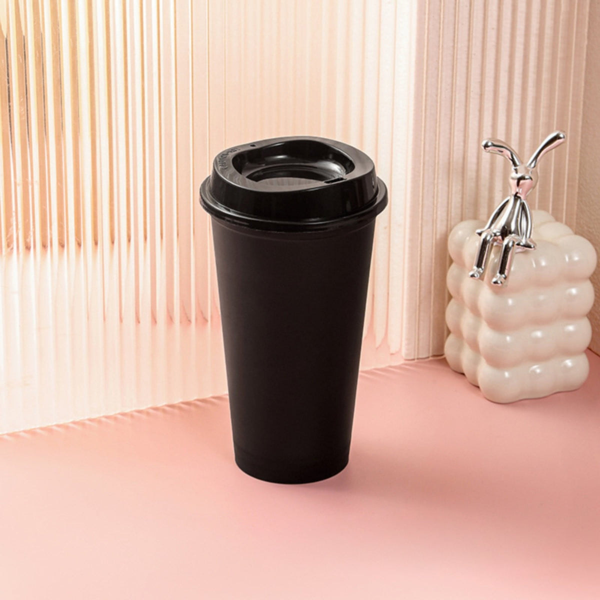 Reusable 475 ml Travel Cup with Lid, Color-Changing Tumbler in Black - Image 4